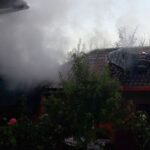 Incendiu violent la Buchin, lichidat de pompierii caransebeşeni