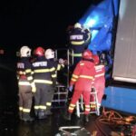 Doi șoferi de TIR și-au pierdut viața într-un accident pe DN6, între Armeniș și Sadova Veche